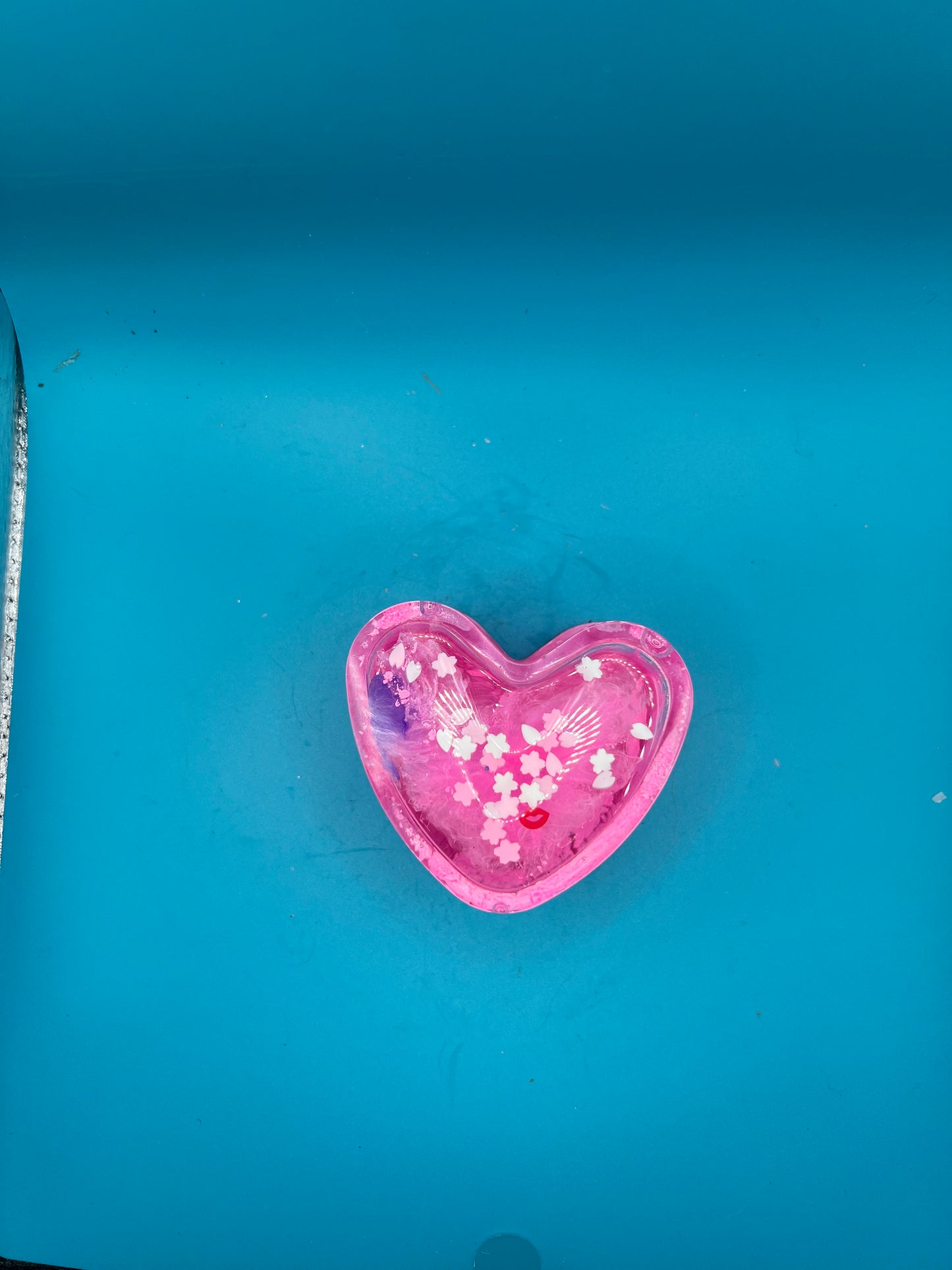 Resin heart organizer