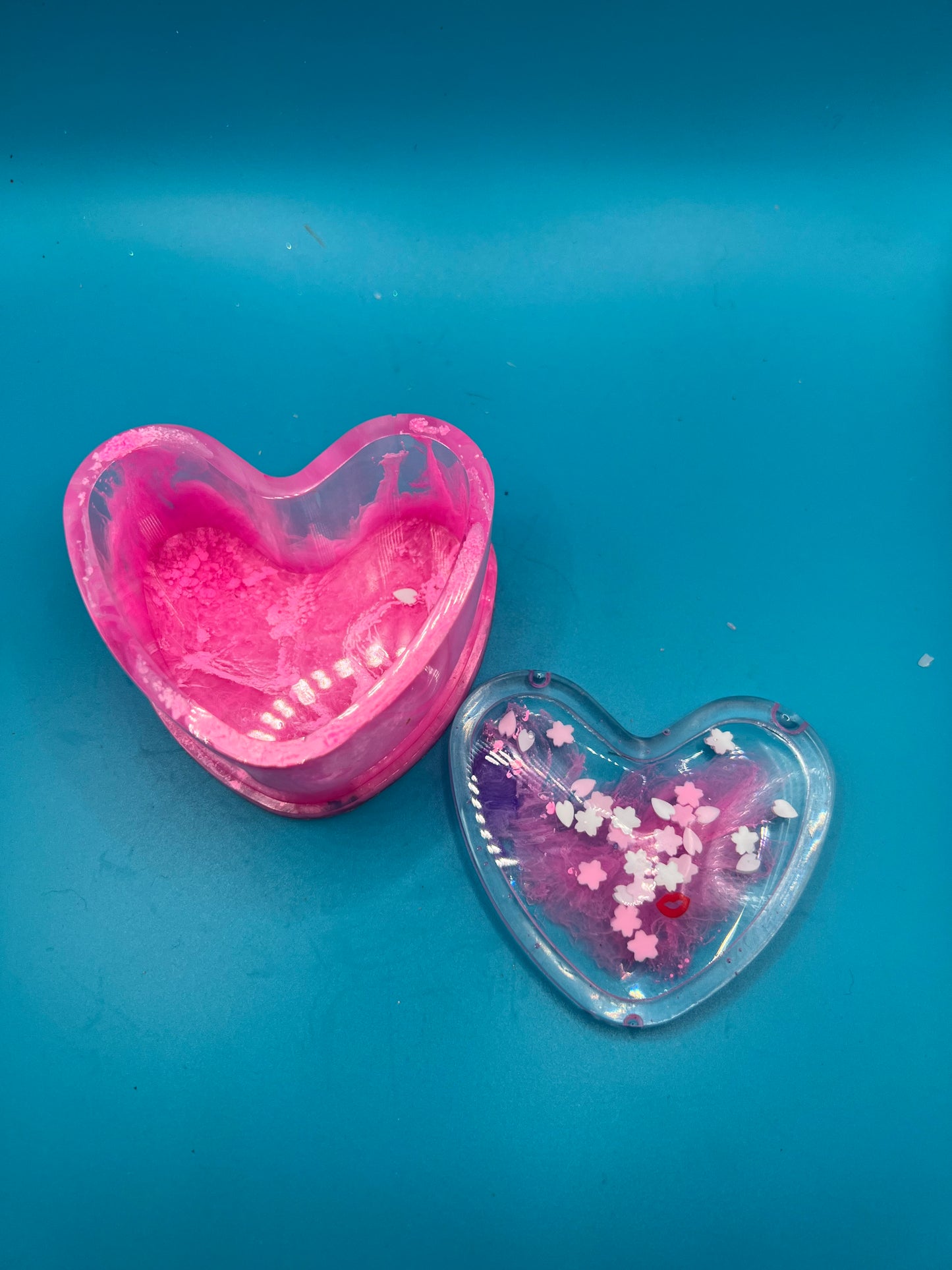 Resin heart organizer