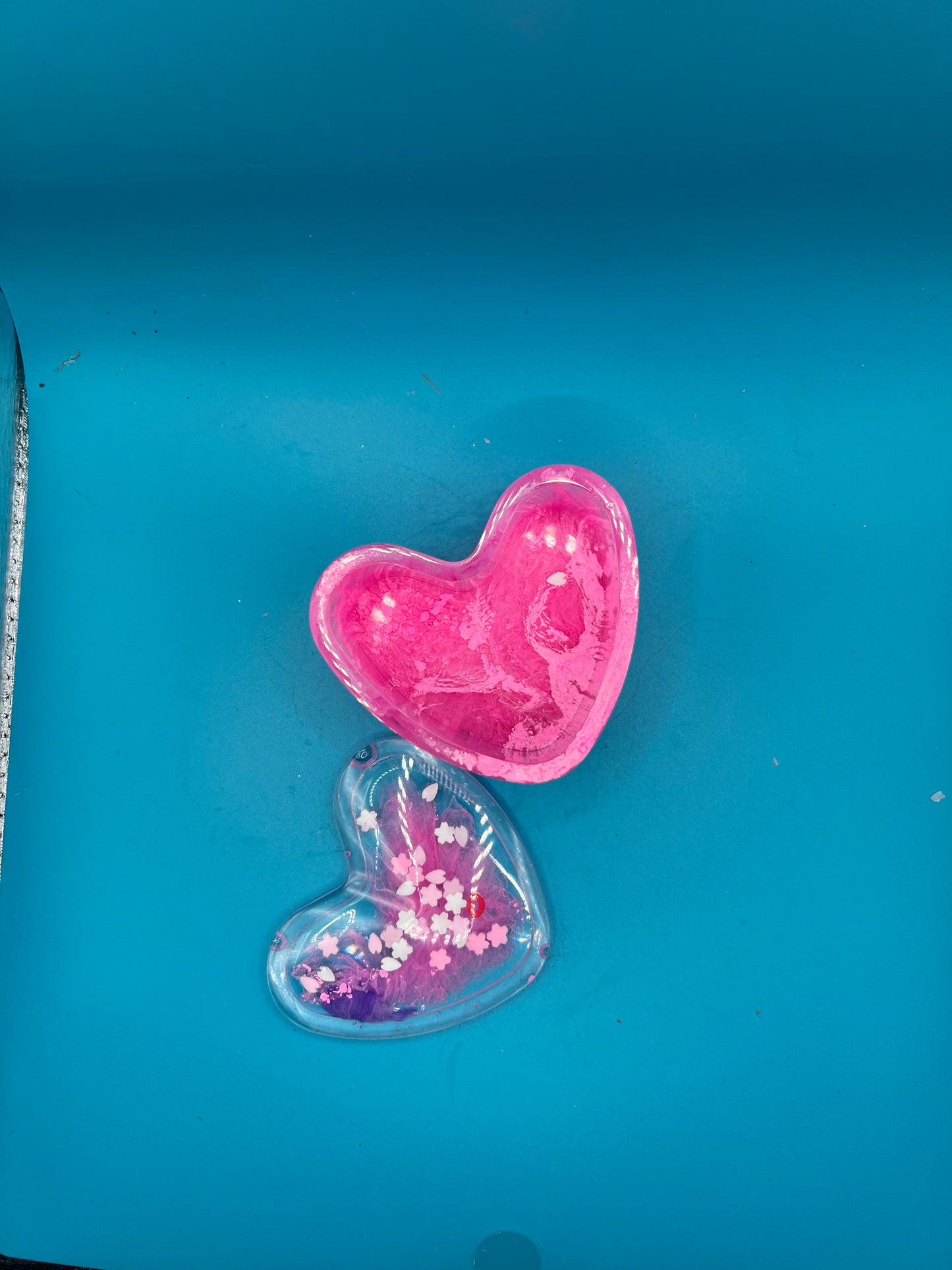 Resin heart organizer