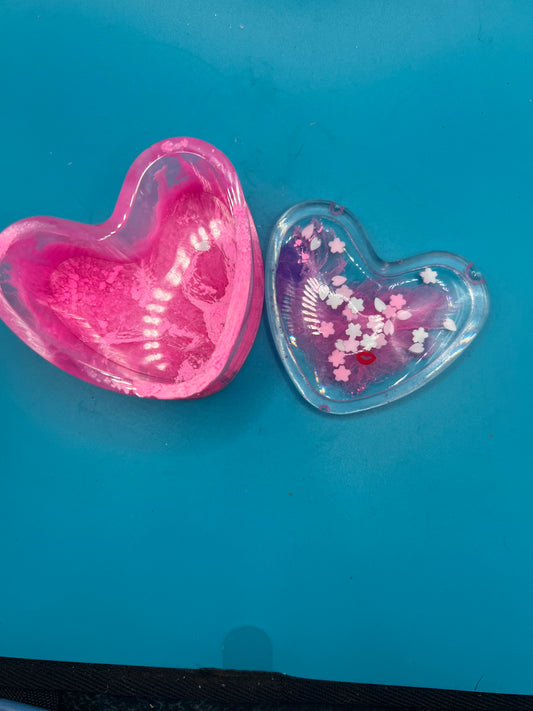 Resin heart organizer