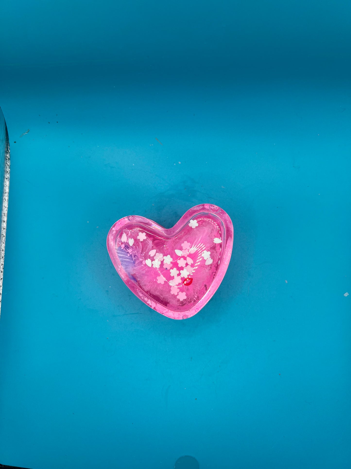 Resin heart organizer